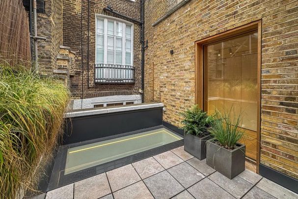 3 bedroom mews to rent - Photo 1