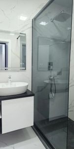 Va oferim spre închiriere un apartament 2 camere zona Bd Decebal - Fotografie 4