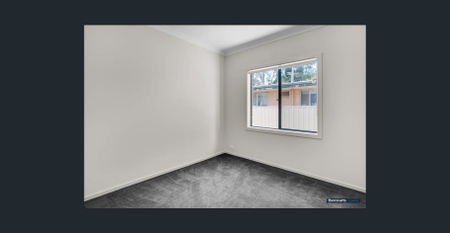 Moden 4 Bedroom Home in Surrey Downs - Photo 4