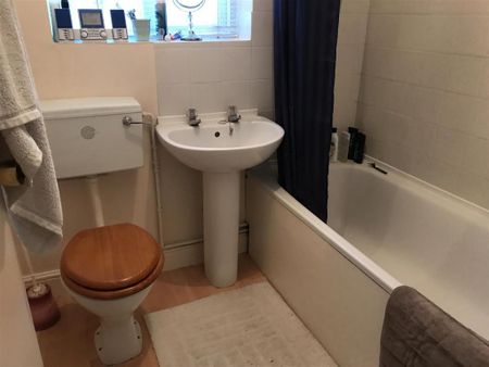 2 bedroom apartment to rent - Photo 3