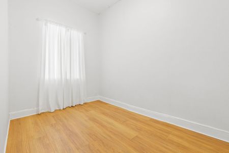 Unfurnished Two Bedroom Home - Photo 4