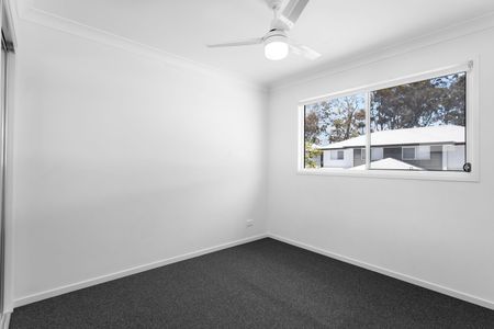 Modern Townhouse! Two Car Accomodation Townhouse - Photo 5