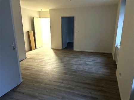 Location Appartement 2 pièces 45m² BEAUZAC 43590 - Photo 2