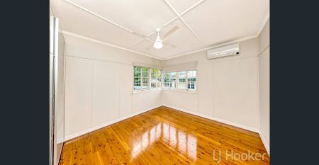 Post War charm and character with central location to Cannon Hill Plaza! - Photo 3