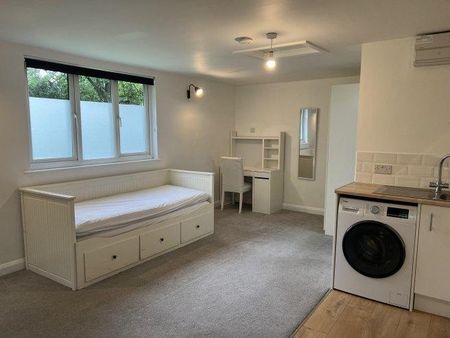 Studio to rent - Photo 2