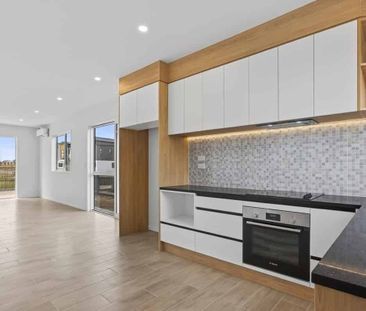 Brand-New Modern Family Home for Rent – Corner Site - Photo 2