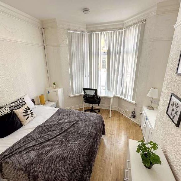 Albert Edward Road, L7 - Photo 1