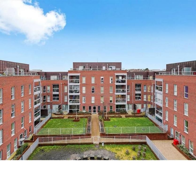 3 bedroom flat to rent - Photo 1