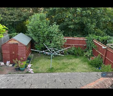 3 bedroom semi-detached house to rent - Photo 4