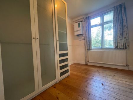 4 bedroom Semi-detached house to rent - Photo 5