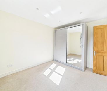 1 bedroom semi-detached house to rent - Photo 2