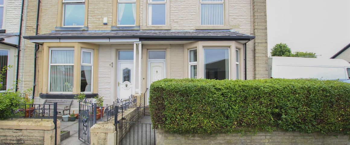 Cowley Crescent, Padiham, Burnley - Photo 1