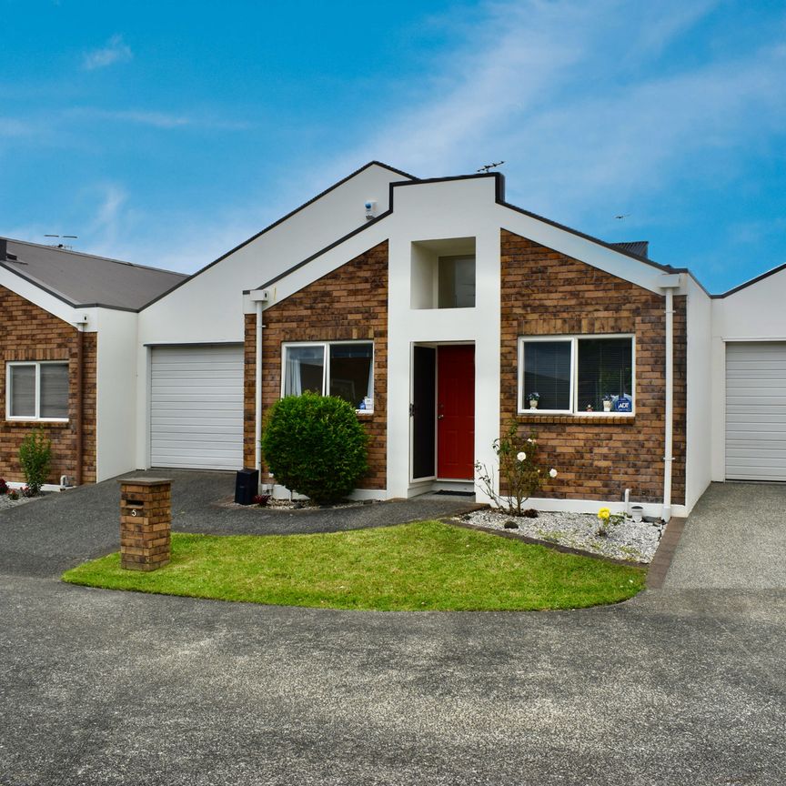 5/16 Vinograd Drive, Te Atatu Peninsula - Photo 1