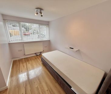 4 bedroom house to rent - Photo 2