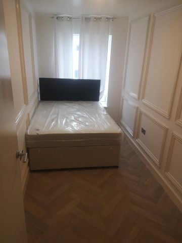 Room in a Shared Flat, London, NW9 - Photo 2