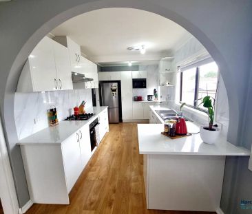 “4 bedroom Home” - Photo 4