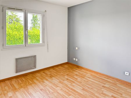 House - Photo 3