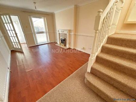 2 bedroom property to rent in Plymouth - Photo 2