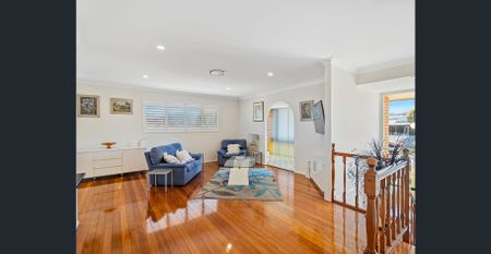 Family Home with Pool in Wynnum West - Photo 5