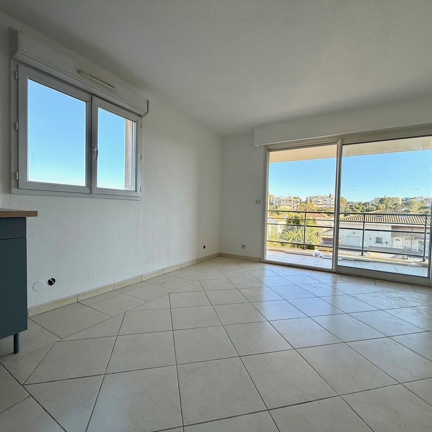 Appartement 2/3 pièces avec terrasse et parkings Bas de Valescure, - Photo 1