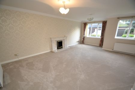 3 bed flat to rent in Briar Grove, Glasgow, G43 - Photo 2