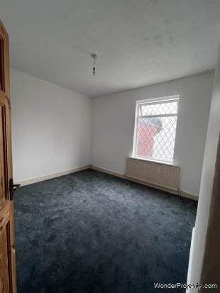 2 bedroom property to rent in Knottingley - Photo 3