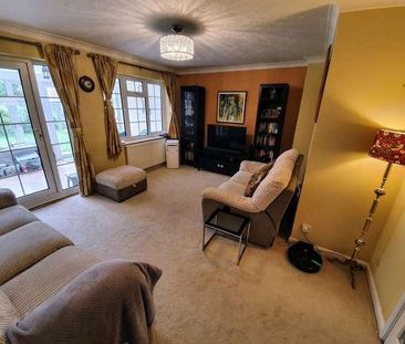 State Farm Avenue, Orpington, Kent, BR6 - Photo 1