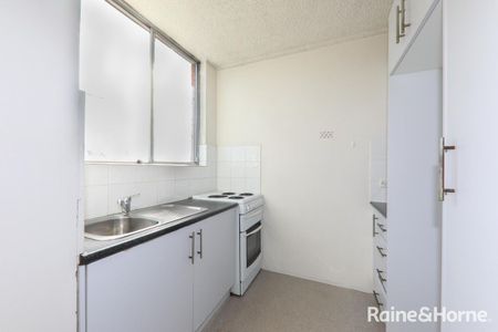 Spacious Fully-Furnished One Bedroom Unit - Photo 3