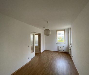2-Zimmer Wohnung mit Loggia in Friedrichshain - Foto 1