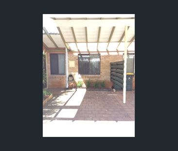 Street Frontage Villa with a Large Private Courtyard! - Photo 6