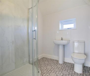 3 bedroom semi-detached house to rent - Photo 6