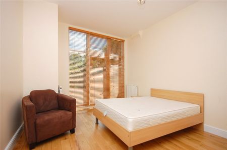 Chichele Road, NW2, London - Photo 3