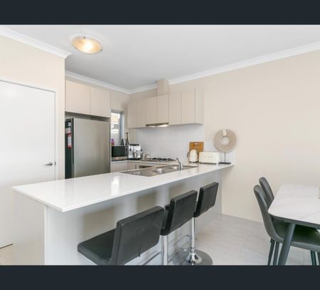 2/198 Hamilton Road, Spearwood, WA 6163 - Photo 3