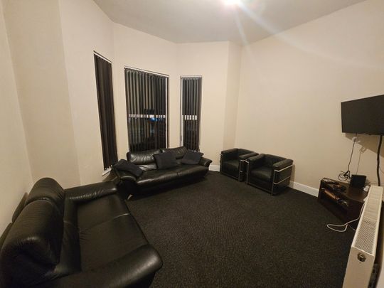 8 Bed Semi-Detached House, Wilbraham Road, M14 - Photo 1