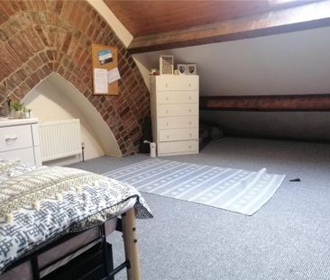 4 bedroom terraced house to rent - Photo 2