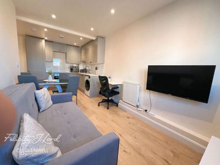 2 bedroom apartment to rent - Photo 2