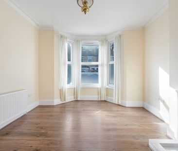 Graveney Road, SW17, London - Photo 1