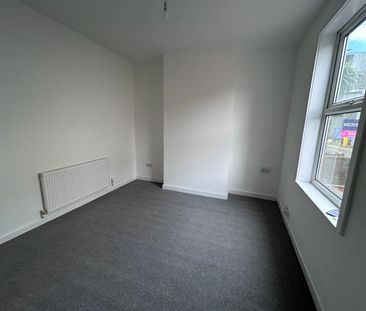 22 Eastfield Lane, Castleford, WF10 4LD - Photo 6