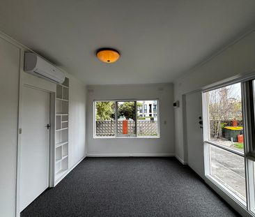 Perfectly Positioned Ground Floor Apartment - Photo 4