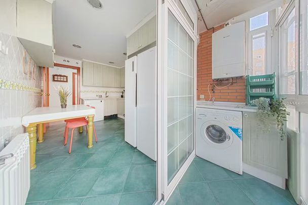 Calle de los Juglares, Madrid, Community of Madrid 28032 - Foto 1