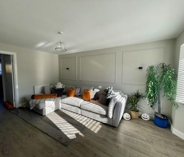 3 bedroom detached house to rent - Photo 3