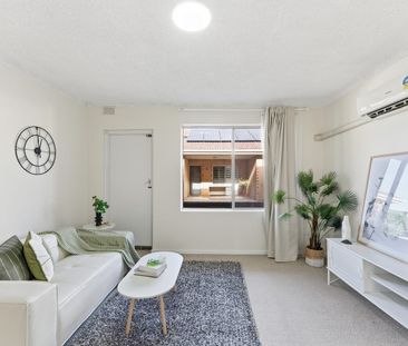 Low-Maintenance City-Fringe Unit Close to Tram stop - Photo 2