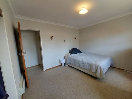 Sunny Two-Bedroom Unit in the Heart of Cherrywood - Cherrywood - Photo 3