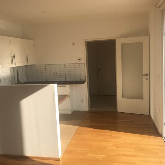 Sonniges DG-Appartement mit großer DG-Terrasse in der City - 300 m vom 1. Bezirk entfernt - Photo 1