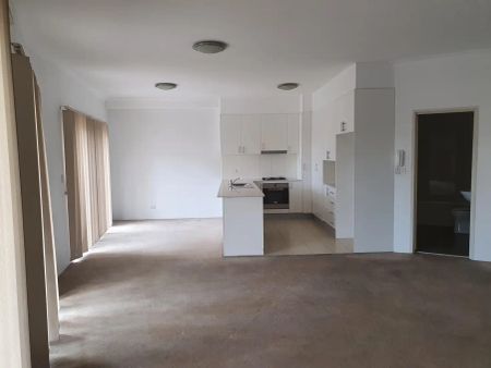 “Modern 2-Bedroom Apartment in Prime Location!” - Photo 4