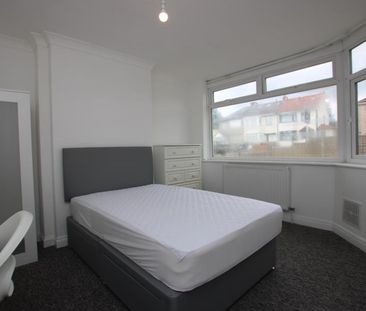 1 bedroom in a house share to rent - Photo 2