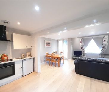 Clarence House, MK9 - Photo 1