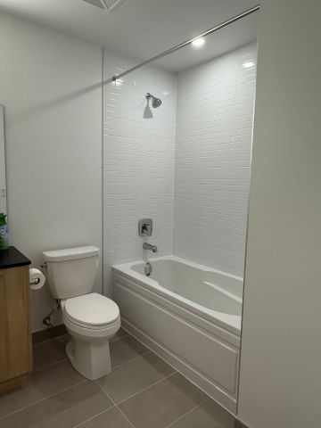 For Lease - 3250 Carding Mill Trail Unit# 101, Oakville, Ontario - Photo 3