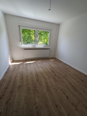 Erstbezug nach Sanierung 4-Zimmer-Wohnung mit Balkon und Lift - Photo 1