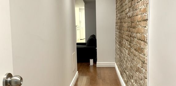 Downtown - Superb 3 1/2 Furnished - Photo 2